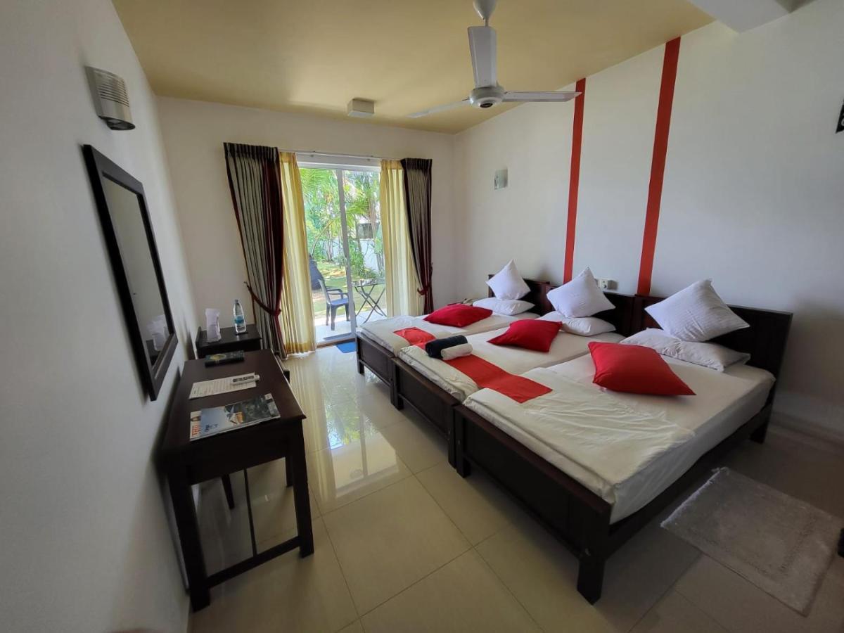 Rainbow Lagoon Resort Νεγκόμπο Εξωτερικό φωτογραφία